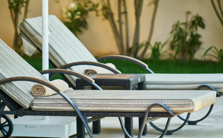 outdoor chaise lounge 2