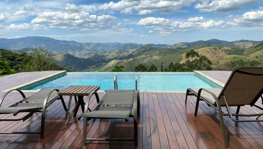 outdoor chaise lounge