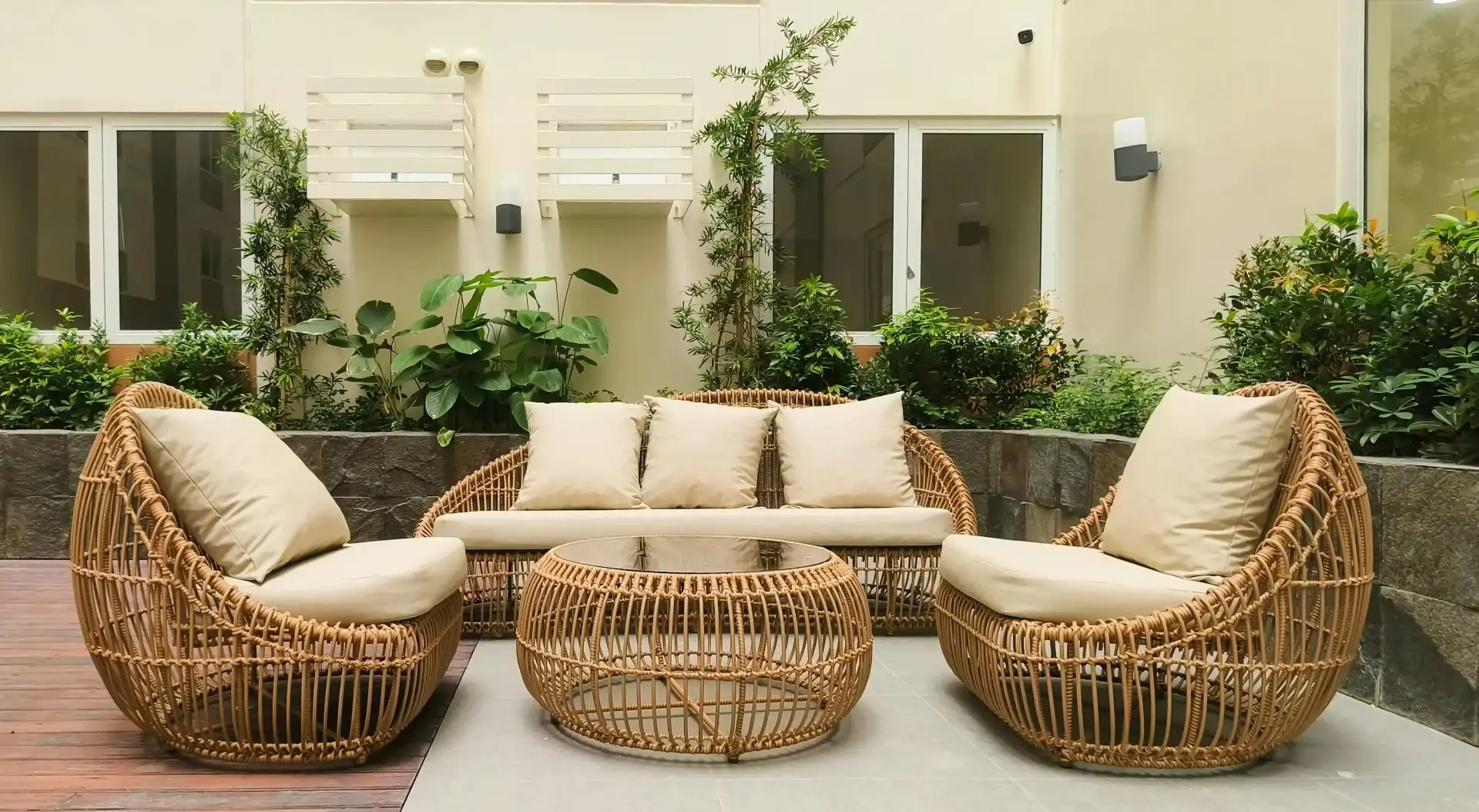 outdoor furniture banner1